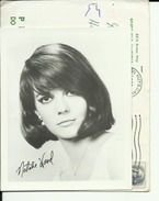 NATALIE WOOD  --  PHOTO ORIGINAL 12,5 Cm X 10 Cm  --   AUTOGRAFO  --   SIGNED  --   WITH ENVELOPE  --  1966 - Autographes