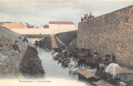 95 - VAL D'OISE / Pierrelaye - Le Lavoir - Beau Cliché Animé - Pierrelaye