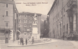 Carrara, Piazza Dell'Accademia E Palazzo Municipale. Monumento A Mazzini. Cartolina Non Viaggiata Anni 30 - Carrara