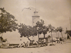 CPA Martinique Saint Pierre La Martinique Le Phare Et Le Quai - Sonstige & Ohne Zuordnung