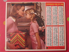 Almanach Des PTT. 1981. Mayenne Laval. Calendrier Poste, Postes Télégraphes. Fillette Cadeau Tourterelle - Grand Format : 1971-80