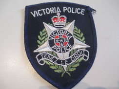 Ecusson Tissu Ancien /Police / CANADA /Victoria Police/ Tenez Le Droit/ Années 1970 -1980  ET123 - Escudos En Tela