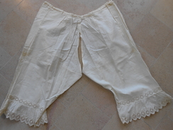 Culotte Ancienne, Ouverte , De Grand-mère - Joli Bas à Double Broderie - Lingerie