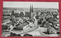 57 - En Avion Au Dessus De ... Sarralbe - ( Moselle ) - L'église Et La Vieille Tour    ----------- 404 - Sarralbe