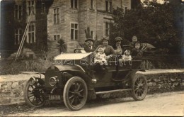 ** T1/T2 Family Photo With Old Automobile - Ohne Zuordnung