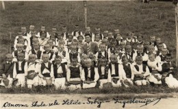 * T2 Lelic, Elementary School Group Photo - Ohne Zuordnung