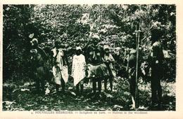 NOUVELLES HEBRIDES - INDIGENES EN FORET - Vanuatu