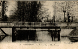 Castillon Sur Dordogne  Les Allees Et L Eglise St Symphorien - Gradignan