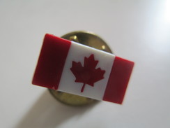 Canada/Québec///Insigne De Boutonnière à Clip's ( Pin's) / Drapeau Du Canada / Plastique/ Vers 1990       MED97 - Sonstige & Ohne Zuordnung