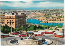 Valletta: 13 OLDTIMER AUTOBUSES - The Triton Fountain -  (Malta) - PKW