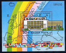HUNGARY 1983 European Security Conference Block MNH / **.  Michel Block 168 - Unused Stamps