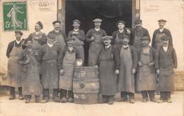 Chablis (non Certifié)       89        Groupe De Vignerons Devant Le Chais  - Carte Photo -      (voir Scan) - Chablis