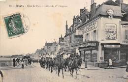 Joigny        89       Quai De Paris .  Défilé Du 1er Dragons.  Magasin Félix Potin   (voir Scan) - Joigny