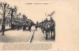 Joigny        89       Défilé Du 1er  Dragons  - En Partie Décollée -       (voir Scan) - Joigny