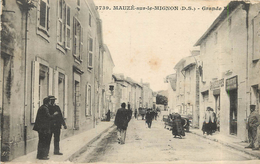 MAUZE SUR MIGNON - Grande Rue.un Magasin De Chaussures. - Mauze Sur Le Mignon