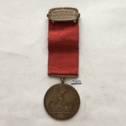Delcampe - Badge (Pin) ZN004297 - Bicycle (cycling) Straßen-Radmeisterschaften 1924 - Cyclisme