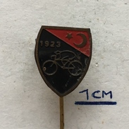 Delcampe - Badge (Pin) ZN004299 - Bicycle (cycling) Turkey Federation / Association / Union (Türkiye Bisiklet Federasyonu) - Cyclisme