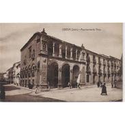 JNTP7785-LFTD4062.Tarjeta Postal De JAEN.Edificios,arcos,arboles,personas Y AYUNTAMIENTO VIEJO En UBEDA - Jaén