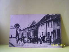 VIGNACOURT (SOMME) SORTIE DU PERSONNEL DE LA MAISON THUILLIER-BURIDARD. - Vignacourt