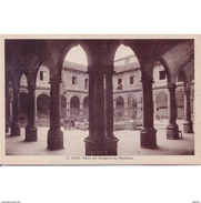 JNTP7795-LFTMD5675.Tarjeta Postal De JAEN.Edificios,columnas,arcos Y PATIO Del HOSPICIO DE HOMBRE En JAEN - Jaén