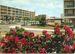 78. CPM. Yvelines. Vélizy-Villacoublay. Avenue De Savoie. Résidence Mozart (autos, DS, 2CV, 4L, Simca) - Velizy