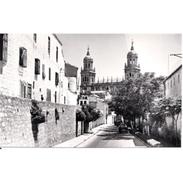 JNTP7817-LFTD7409.Tarjeta Postal De JAEN.Edificios,calles,casas,CATEDRAL  Y CALLE CARRERA DE JESUS  En JAEN - Jaén