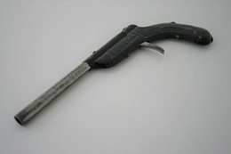 Vintage TOY GUN : EUREKA - L=21cm - 1930s - Keywords : Cap Gun - Cork Gun - Rifle - Revolver - Pistol - Tin - Decotatieve Wapens