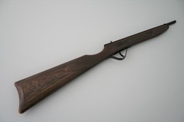 Vintage TOY GUN :  RIFLE - L=57cm - 1950s - Keywords : Cap - Cork Gun - Rifle - Revolver - Pistol - Tin - Armes Neutralisées
