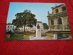 Delcampe - ANDENNE  -  Place Du Chapître - Andenne
