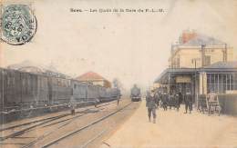 Sens    89       Les Quais De La Gare Du P.L.Mi                 (voir Scan) - Sens