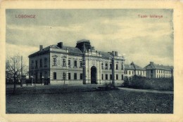 T2 Losonc, Lucenec; Tüzérlaktanya. Bicskei Zoltán Kiadása  / Artillery Barracks - Unclassified