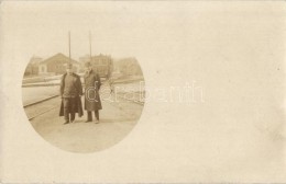 ** T1/T2 ~1910 Nagykanizsa, Vasútállomás Vasutassal, Photo - Ohne Zuordnung