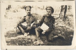 * T2/T3 Russian Soldiers In Mailly-le-Camp, Photo (EK) - Unclassified