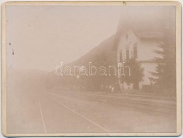 Cca 1900 Vocsitelep, Vasútállomás, Kartonra Ragasztva, 9x12 Cm / Railway Station - Sonstige & Ohne Zuordnung