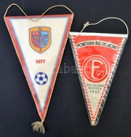 2 Db Futballzászló (Dinamo Kiev, Düsseldorf), H: 27 és 31 Cm - Other & Unclassified