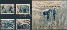 ** 1983 Agyaghadsereg Sor Mi 1879-1882 + Blokk Mi 30 - Other & Unclassified