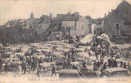 Vezelay       89     Un Jour De Foire. Marché Aux Bestiaux  - Pli -     (voir Scan) - Vezelay