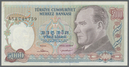 5000 Lira L.1970 P. 196A, One Of The Key Notes Of Modern Banknotes Of Turkey, This Example With Light Folds But... - Turkey