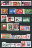 Pologne Lot De Timbres Neufs Avec Charnière * Et Oblitérés - Verzamelingen