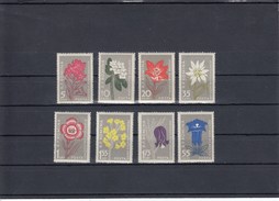 Roumanie - Fleurs Diverses - Neufs** - Année 1957 - Y.T. N° 1517/1524 - Unused Stamps