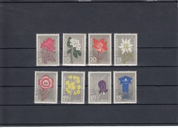 Roumanie - Fleurs Diverses - Neufs** - Année 1957 - Y.T. N° 1517/1524 - Ongebruikt