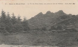MONT PILAT   42  LOIRE   CPA  LE PIC DES TROIS DENTS - Mont Pilat