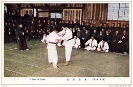 JAPON / JAPAN : A BOUT OF JUDO / UN COMBAT De JUDO - CARTE POSTALE ANCIENNE : MADE IN JAPAN (l-578) - Artes Marciales