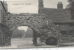 CPA - ENGLAND -  LINCOLN -  Newport Arch -   1910 . - Lincoln