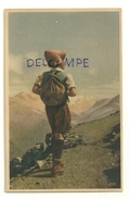 Jeune Garçon Et Sac à Dos Dans Les Montagnes. Coloprint Photocolor 52074 - Bergsteigen