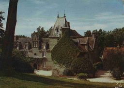 CPM  Cléder Chateau De Tronjoly - Cléder