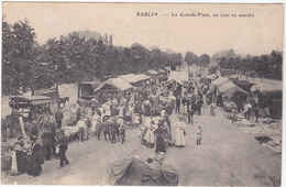 62  BARLIN   -  La Grand Place Un Jour De Marché  -   CPA  N/B  9x14 BE - Barlin