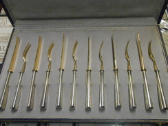 Argenterie ) Coffret à Gâteaux - 12 Pièces En Argent 800 % ( 800 WTB ) Plaqué Or - Vermeil - Ph.Wondra  Poids 308,88 Gr - Silverware