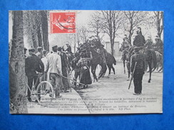 MARNE  51  AY  -  EMEUTES DU  12 AVRIL 1911 - LES VIGNERONS ARMES D´ECHALAS.. ..BARRAGE DE DRAGONS    TRES   ANIME   TTB - Ay En Champagne
