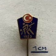 Badge (Pin) ZN004472 - Wrestling Turkey Federation / Association / Union (TGF) - Wrestling